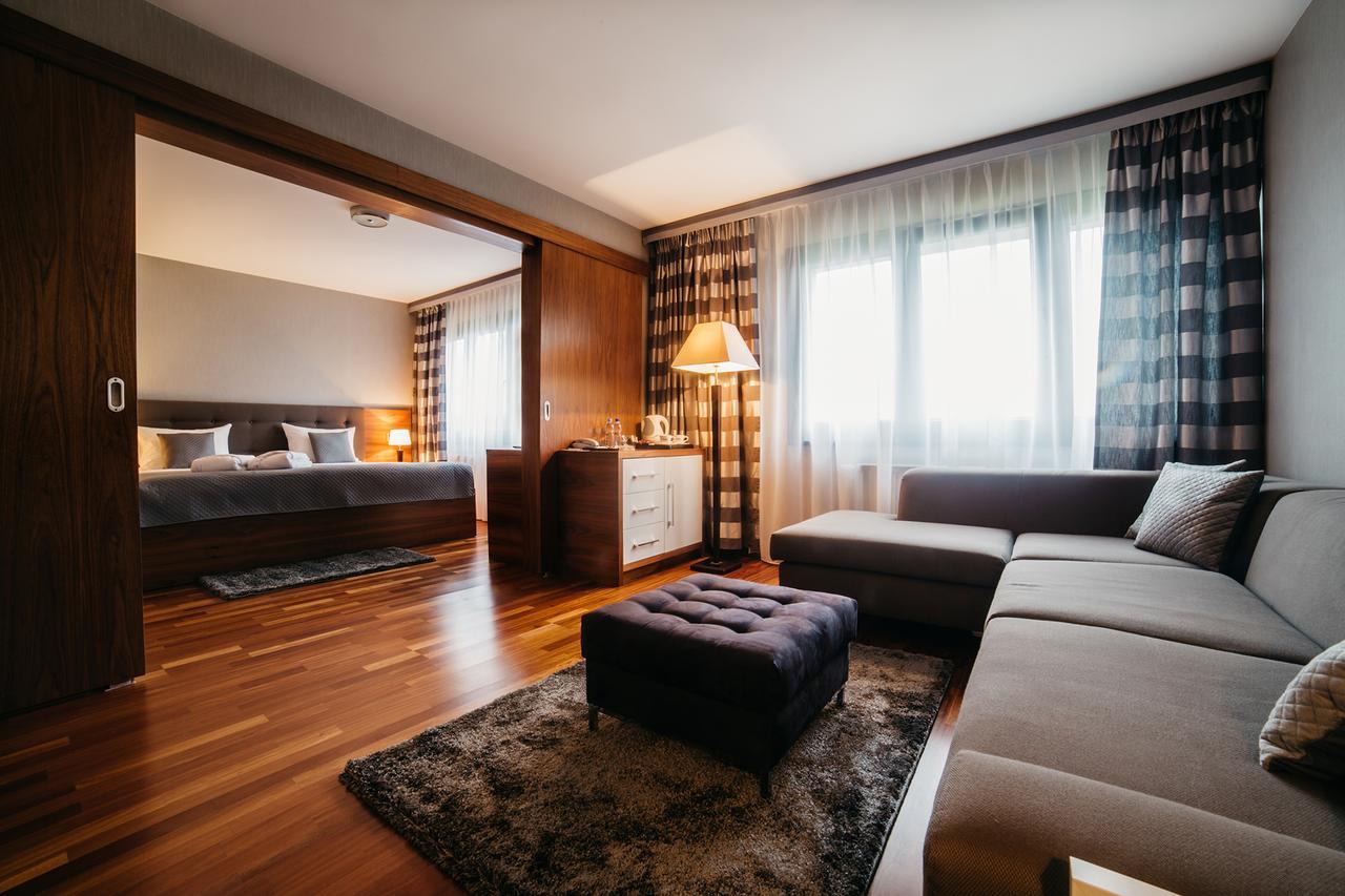 Omega Hotel オルシュティン エクステリア 写真